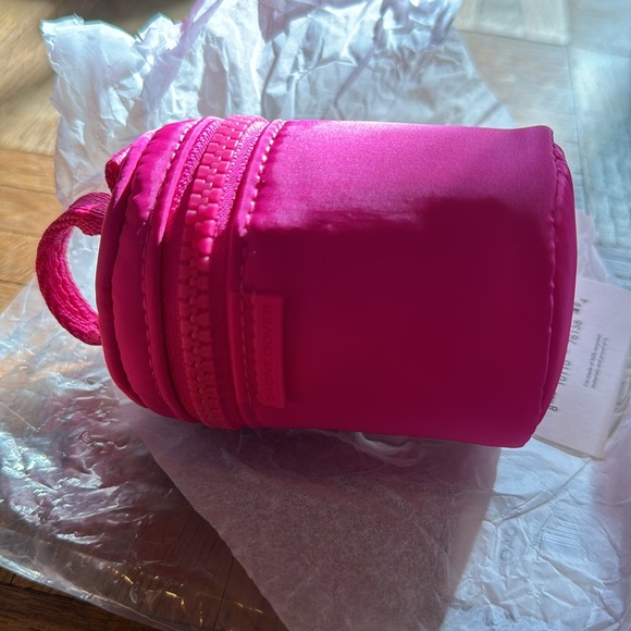 SOLD🩷Dagne Dover Mila keychain in Hottest Pink - Picture 4 of 6